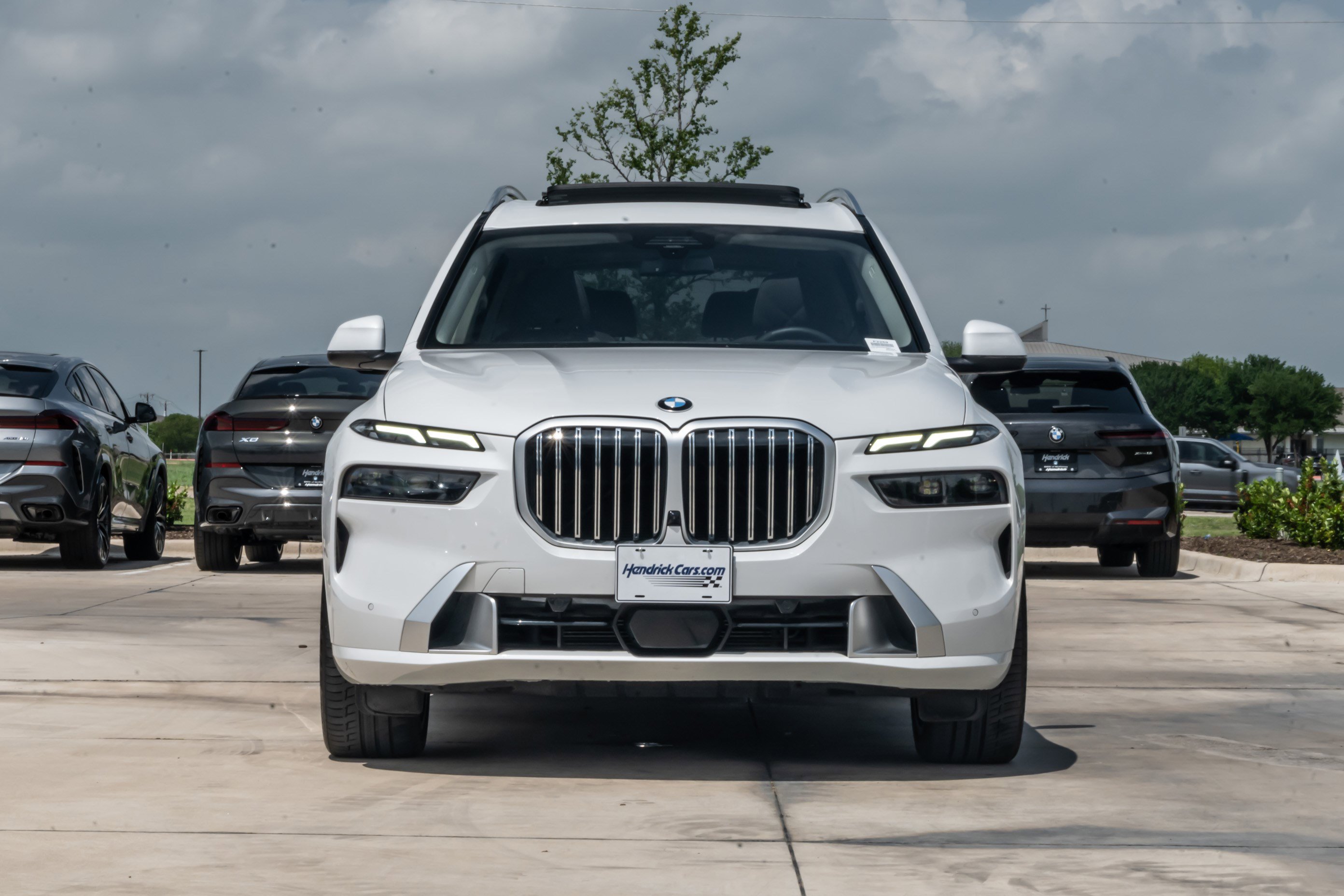 Certified 2024 BMW X7 xDrive40i image 3