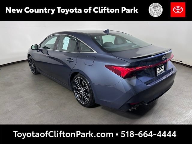Used 2019 Toyota Avalon Touring FWD image 5