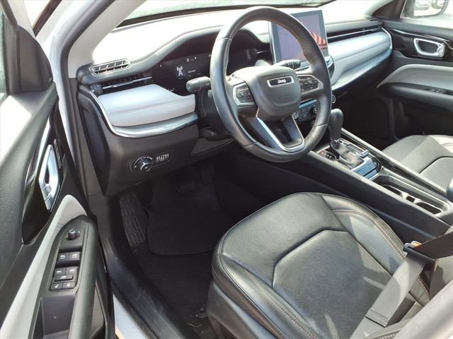 Used 2022 Jeep Compass Limited w/ Elite Group AWD/4WD image 16