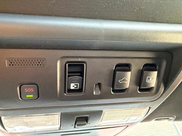 Used 2021 Nissan Titan PRO-4X w/ Pro-4x Convenience Package image 16