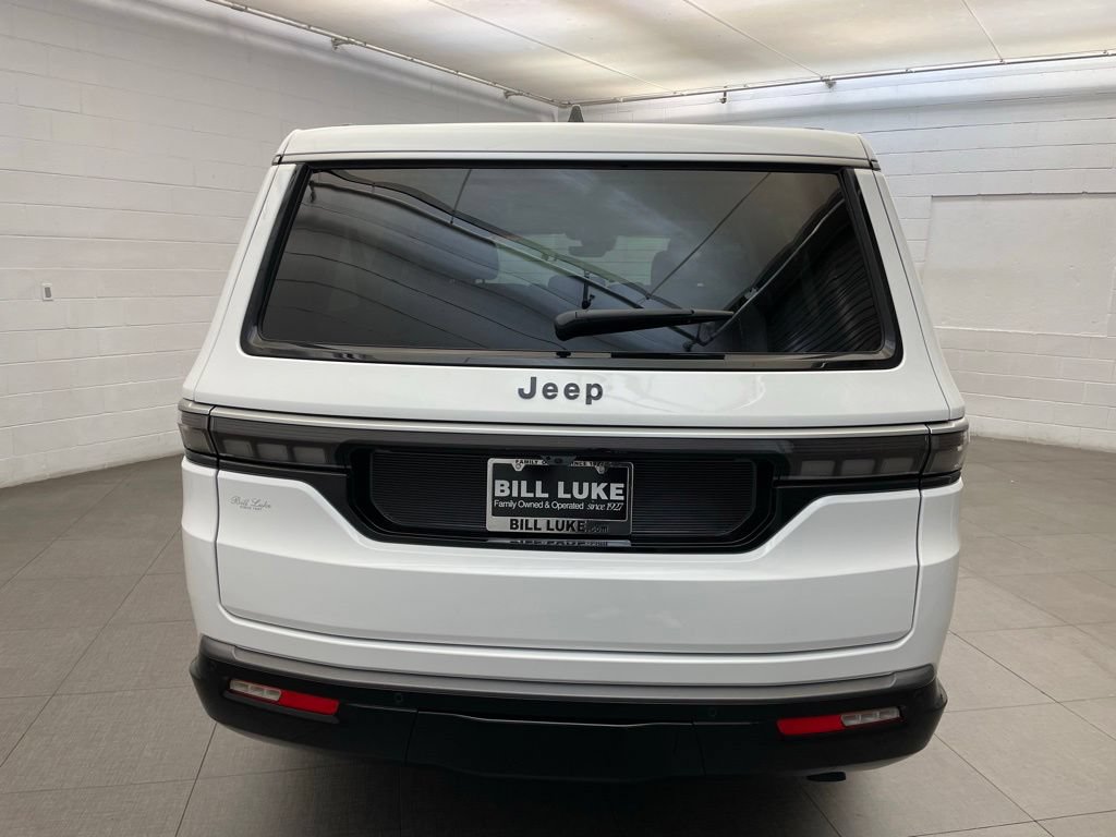 New 2026 Jeep Grand Wagoneer L 2WD image 5