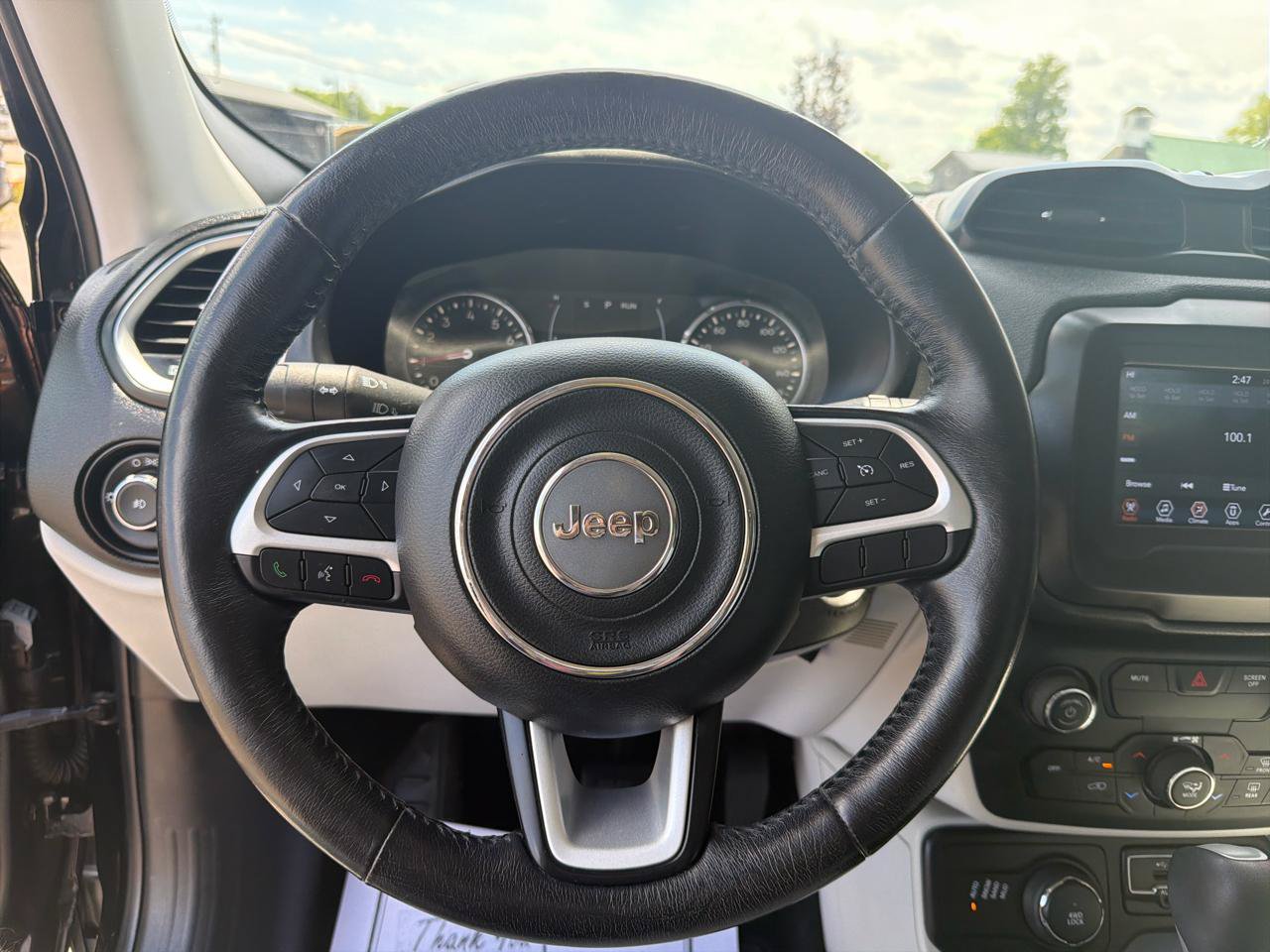 Used 2018 Jeep Renegade Latitude w/ Safety & Security Group AWD/4WD image 10