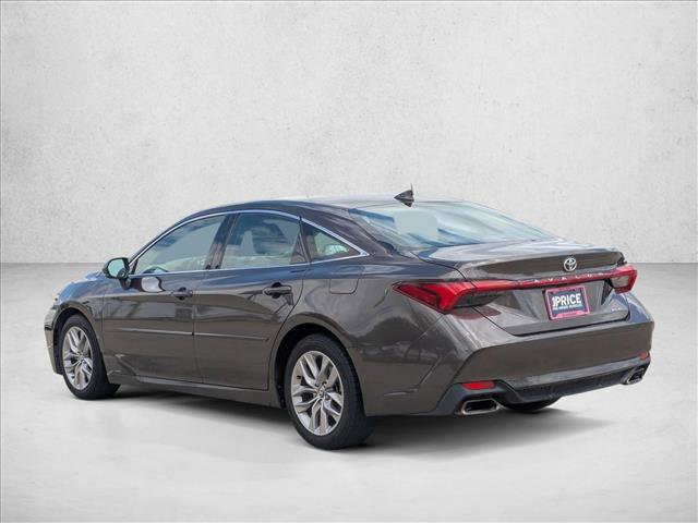 Used 2019 Toyota Avalon XLE w/ Moonroof Package image 8