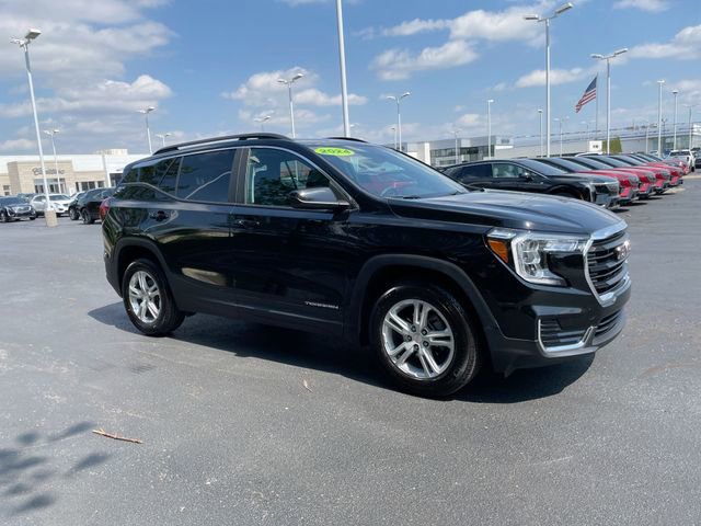 Used 2024 GMC Terrain SLE w/ Driver Convenience Package FWD image 6