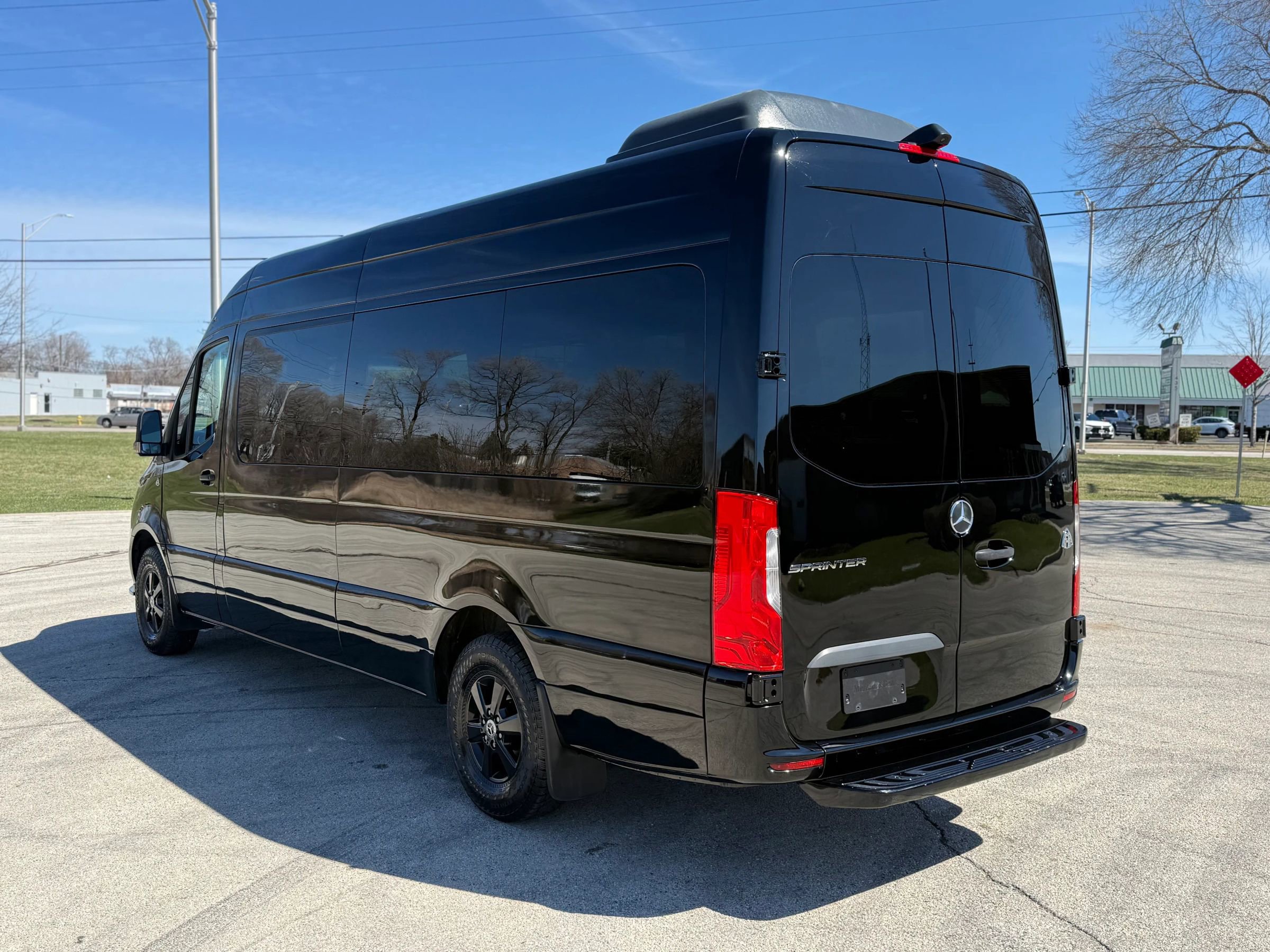 Used 2019 Mercedes-Benz Sprinter 2500 w/ Acoustic Package image 5