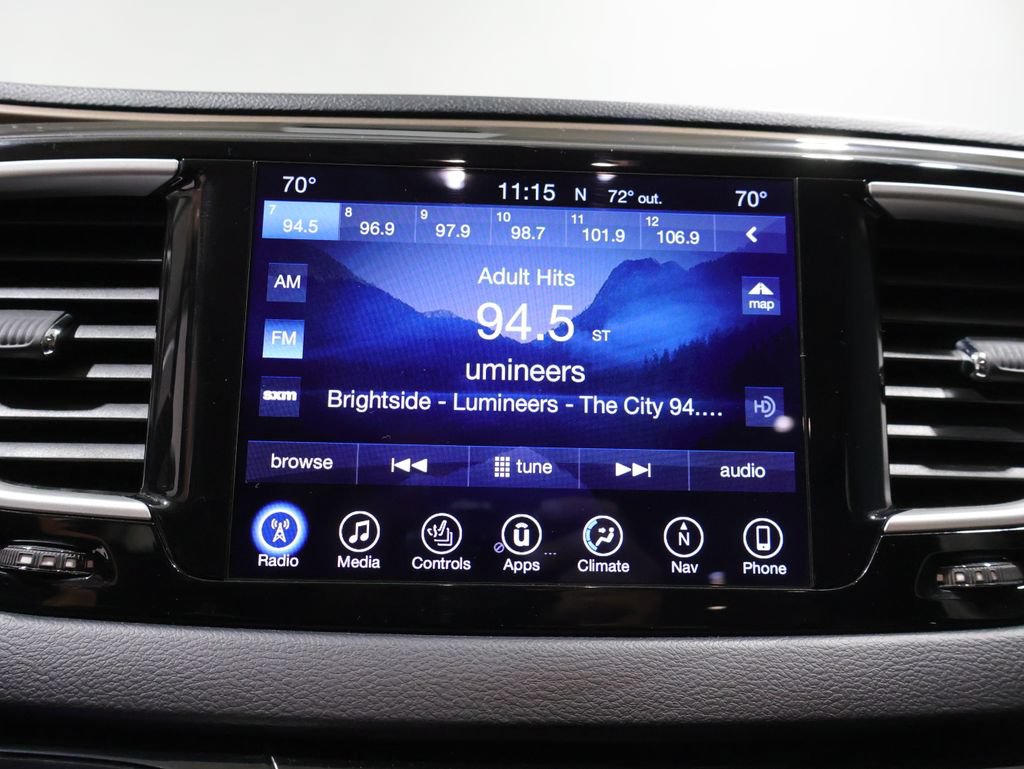 Used 2017 Chrysler Pacifica Touring-L w/ Tire & Wheel Group FWD image 22