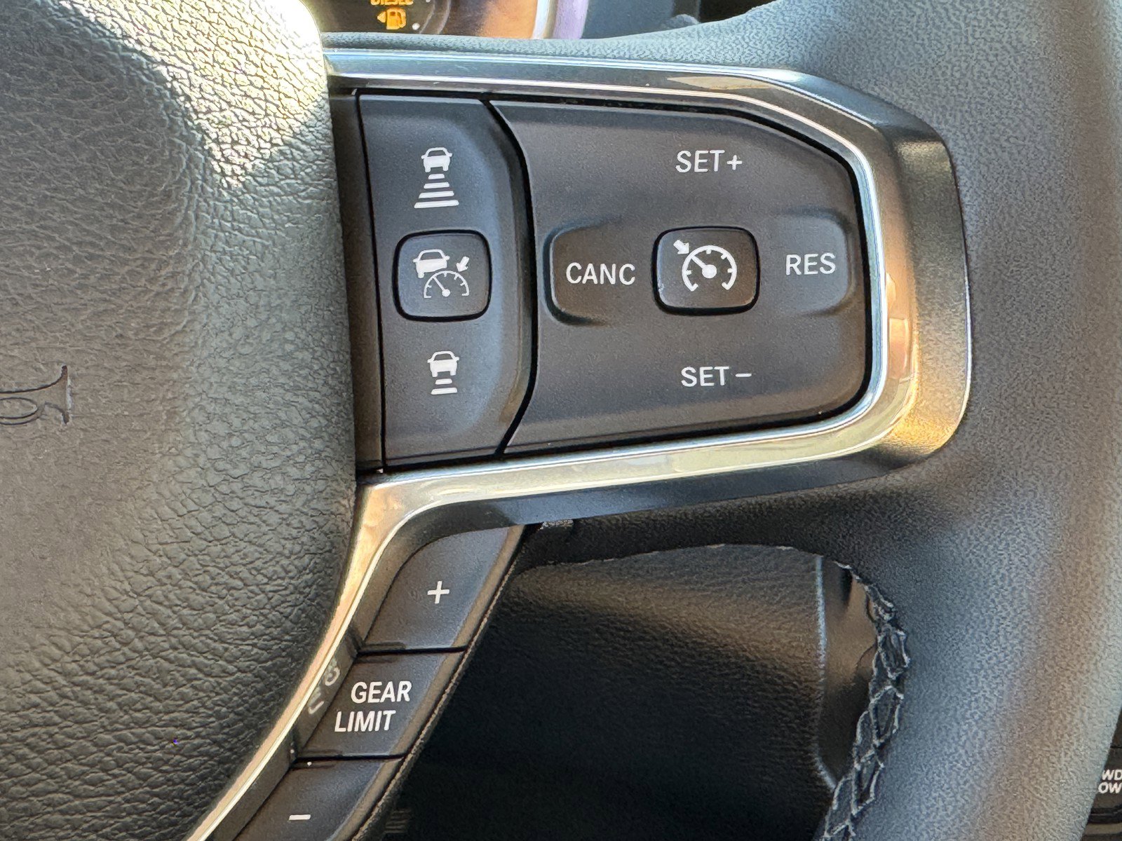 Used 2026 RAM 3500 Laramie w/ Towing Technology Group image 24