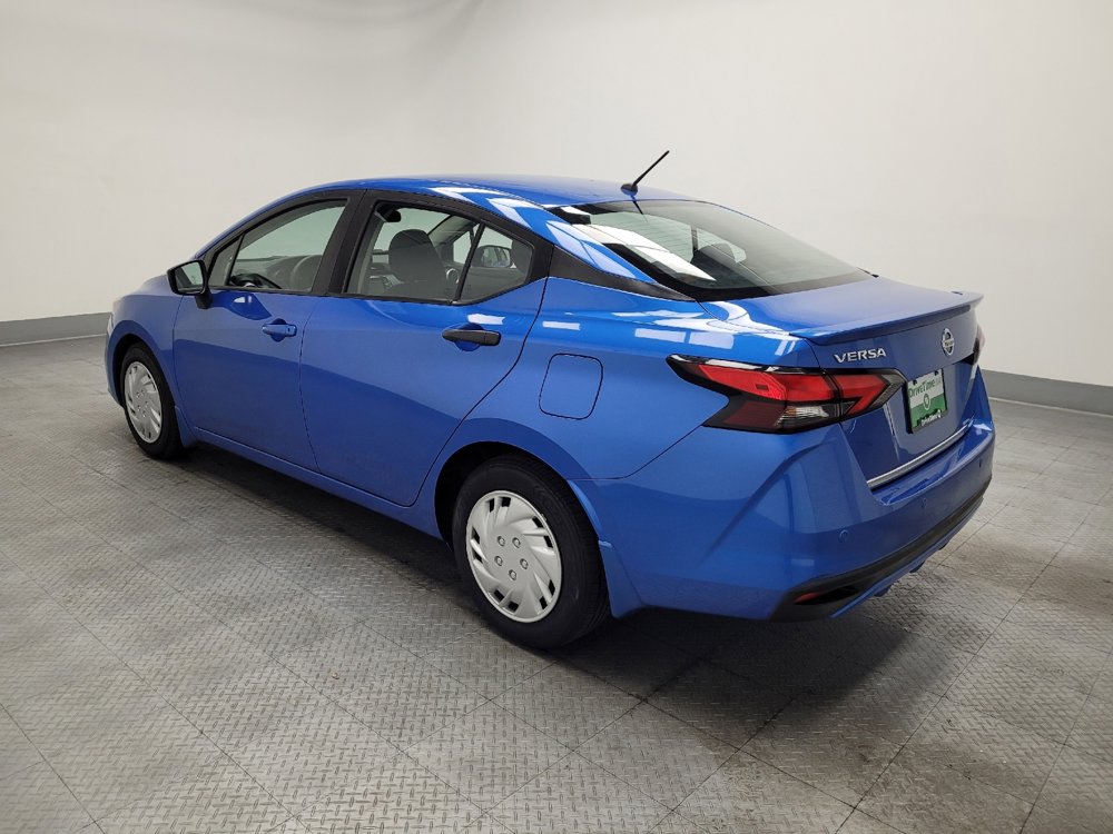 Used 2020 Nissan Versa S image 3