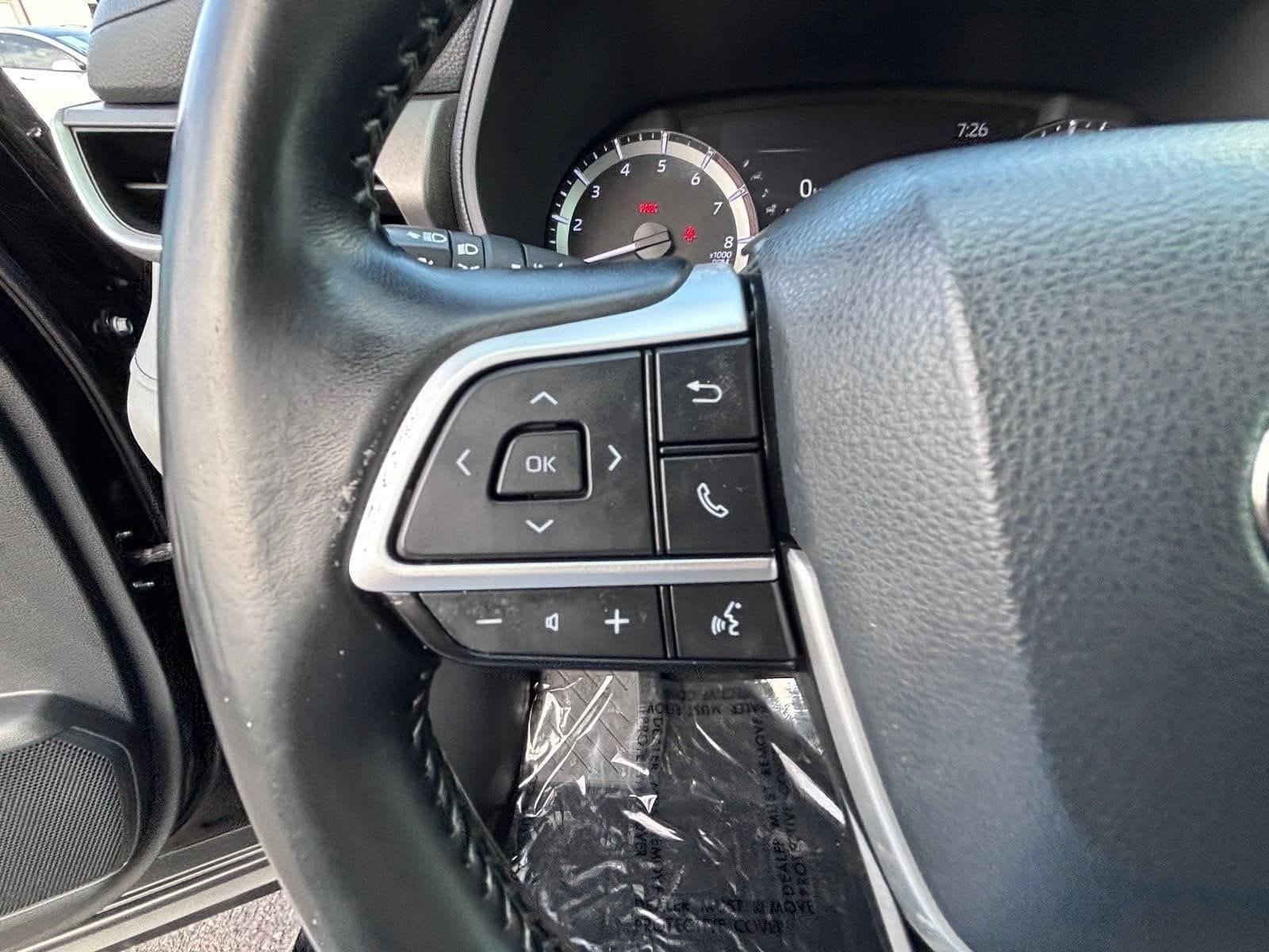 Used 2023 Toyota Highlander LE FWD image 24