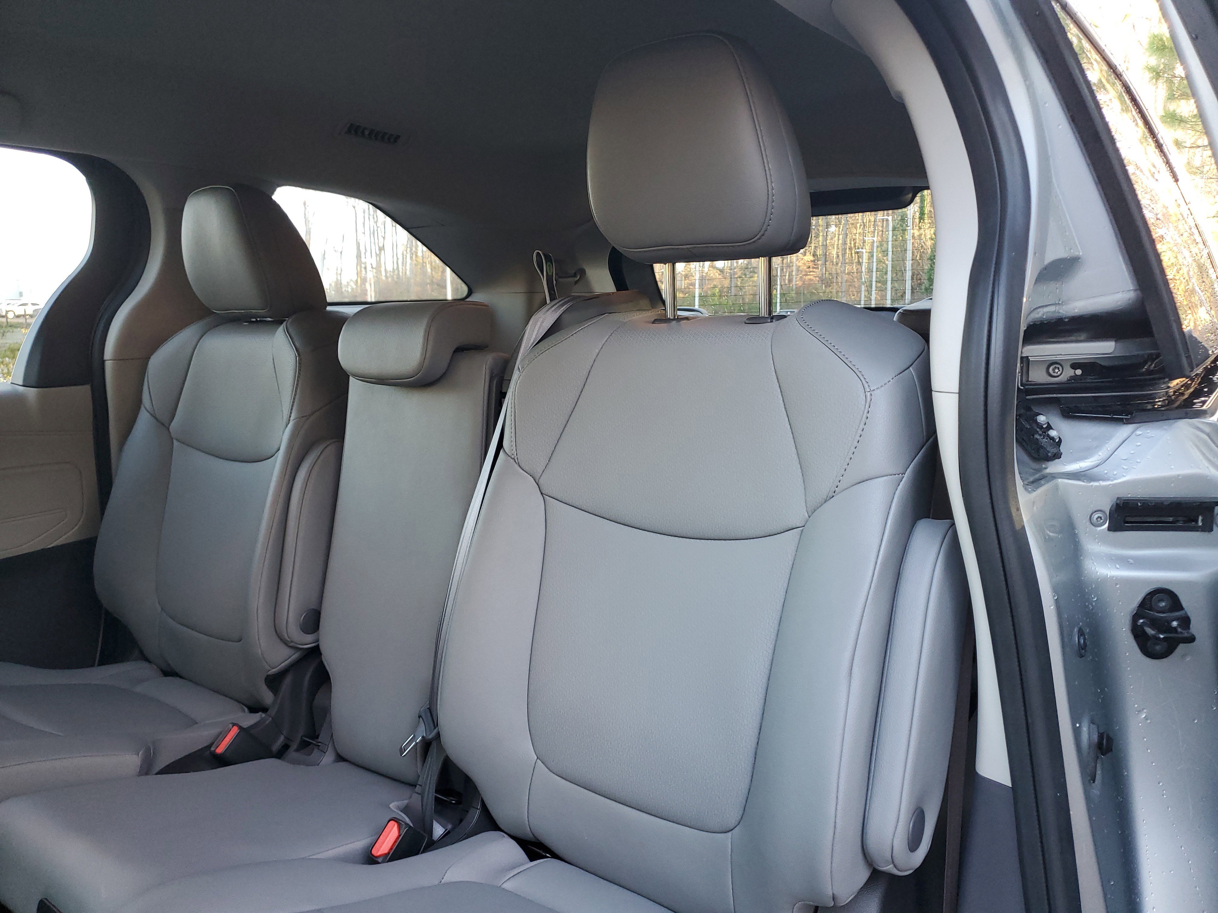 Used 2024 Toyota Sienna XLE image 14