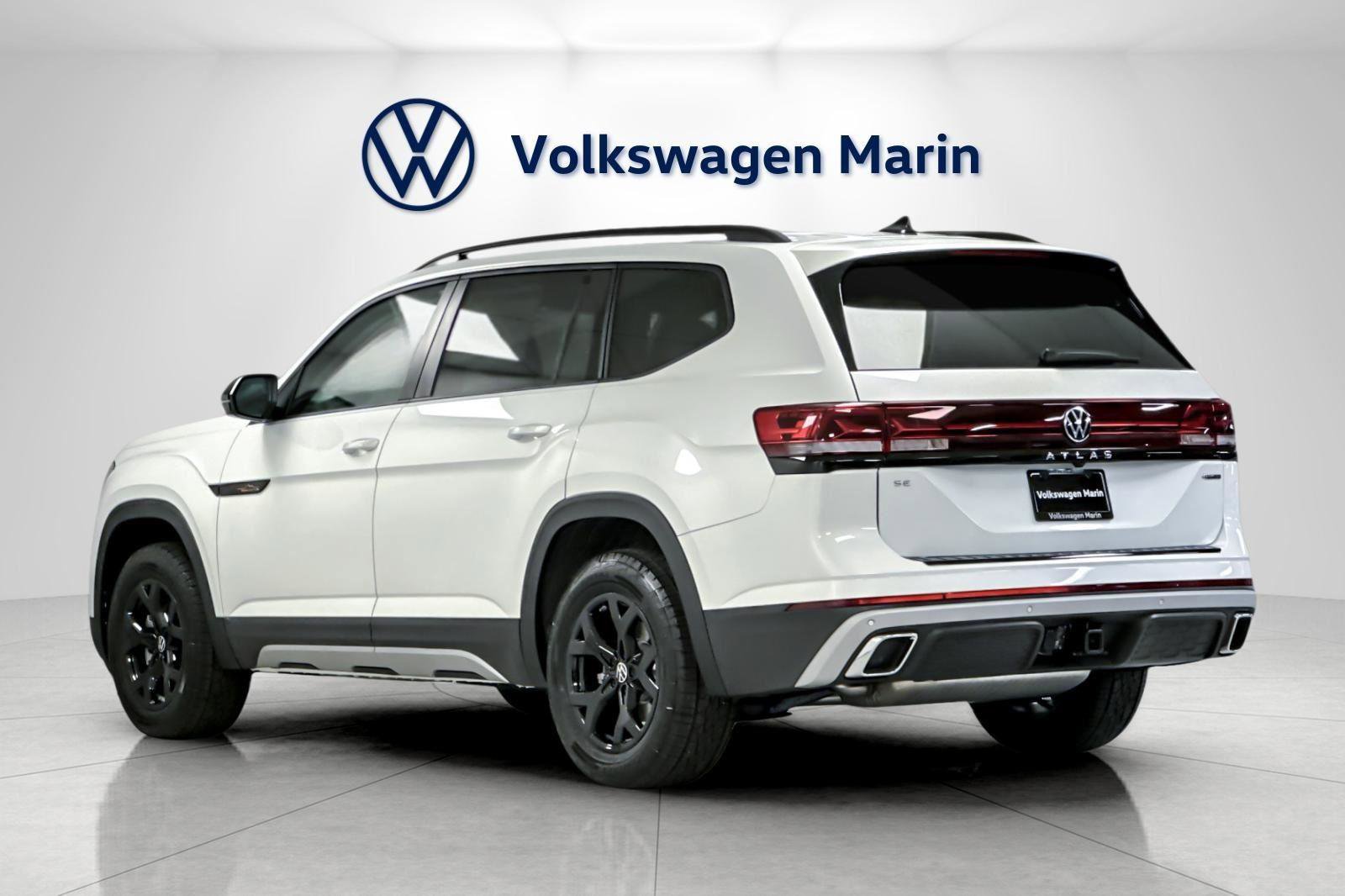 New 2026 Volkswagen Atlas Peak Edition image 3