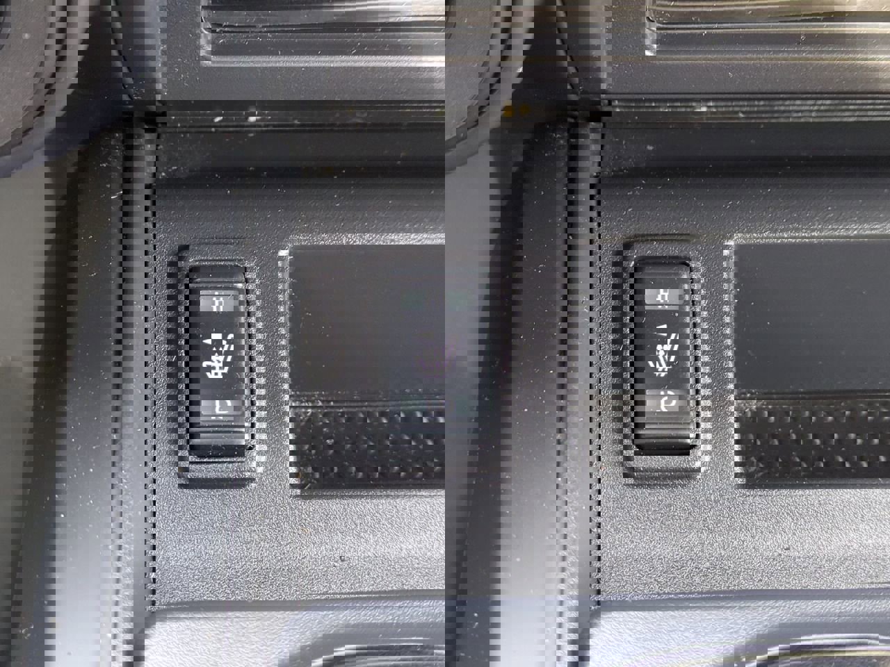 Used 2019 Nissan Titan SL w/ Midnight Edition image 24