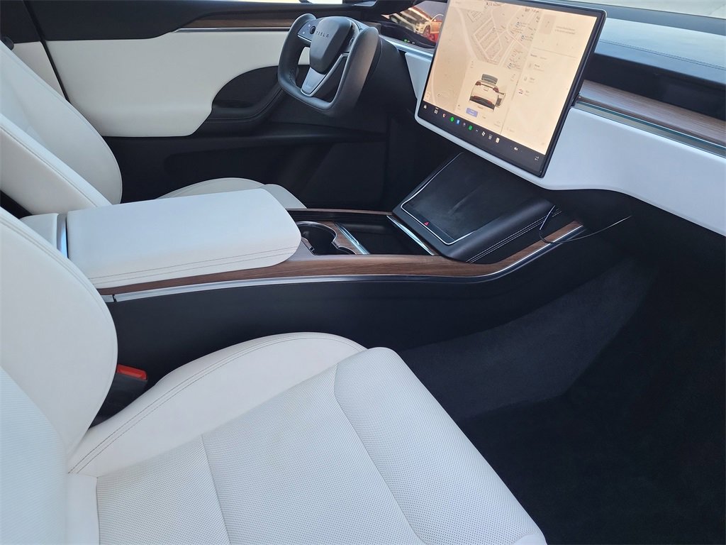 Used 2022 Tesla Model X image 18