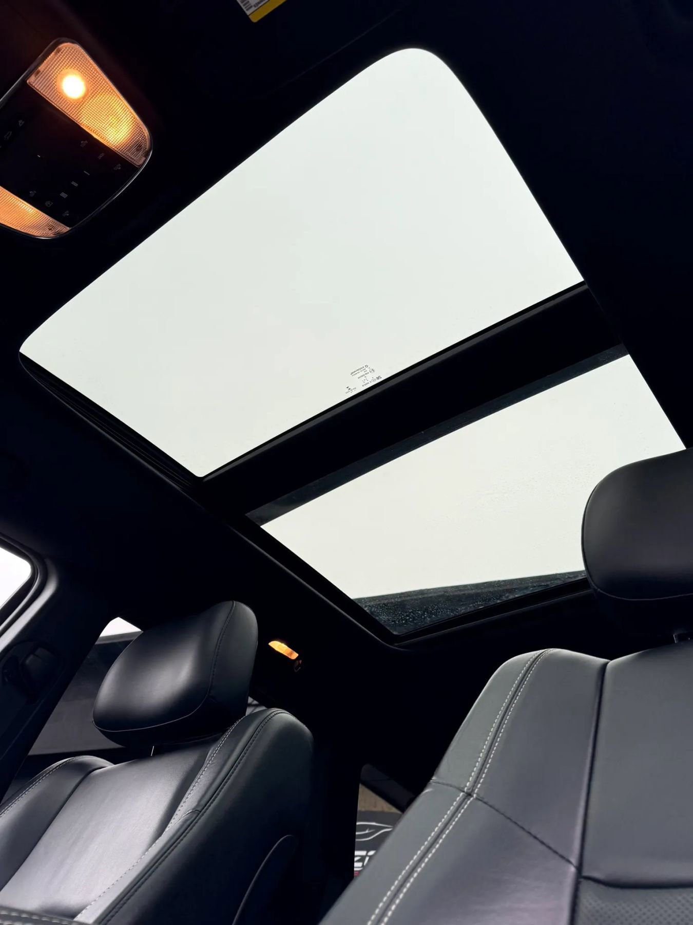 Used 2014 Jeep Grand Cherokee Limited w/ Luxury Group II image 19