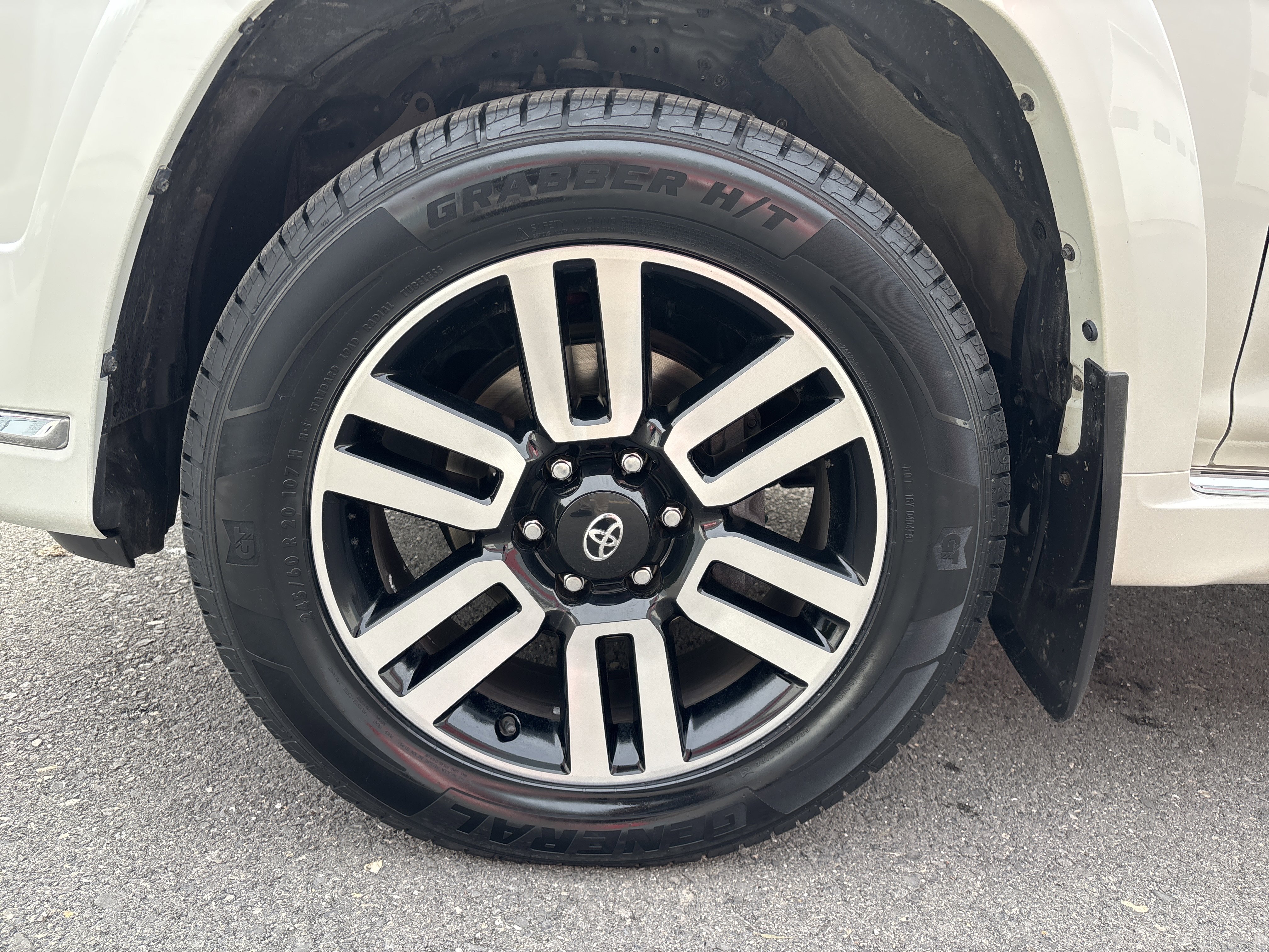 Used 2022 Toyota 4Runner Limited image 11