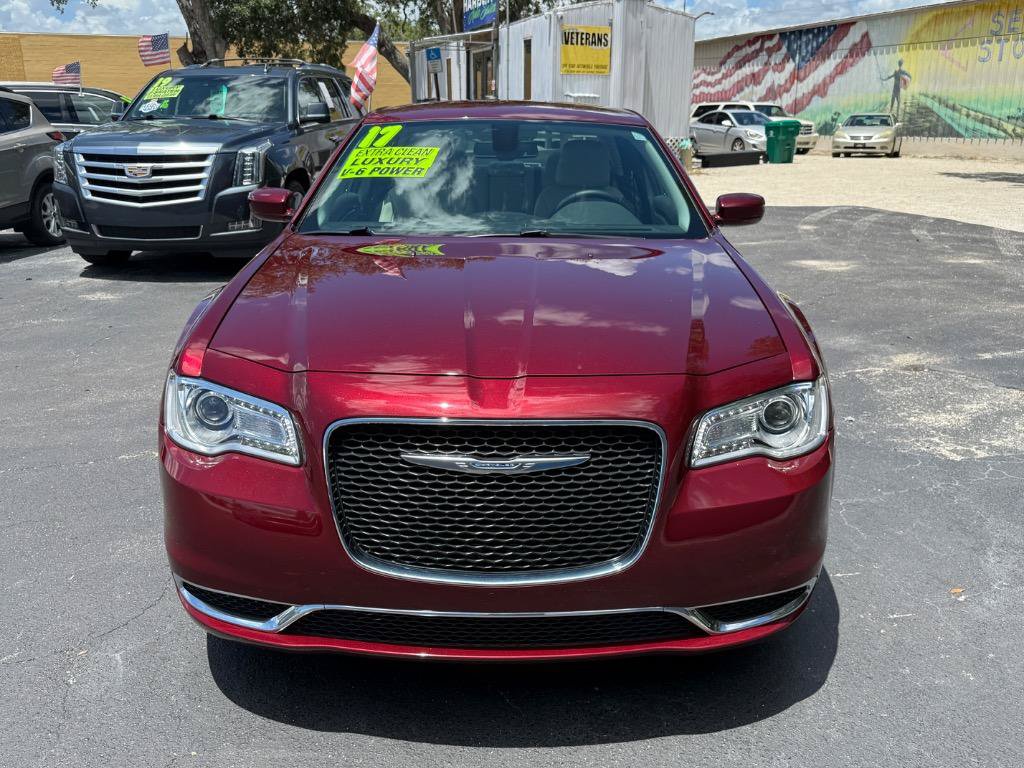 Used 2017 Chrysler 300 Limited RWD image 2