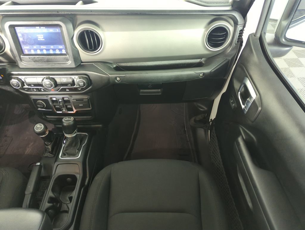 Used 2022 Jeep Gladiator Willys image 16