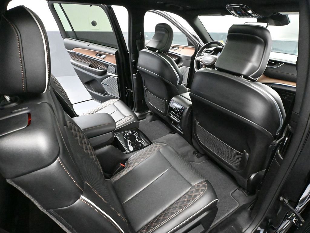 Used 2021 Jeep Grand Cherokee L Summit w/ Luxury Tech Group V AWD/4WD image 55