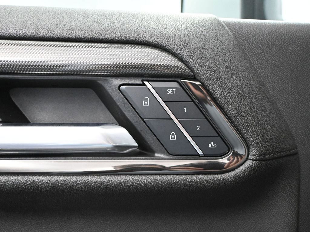 Used 2025 GMC Sierra 3500 AT4 image 25