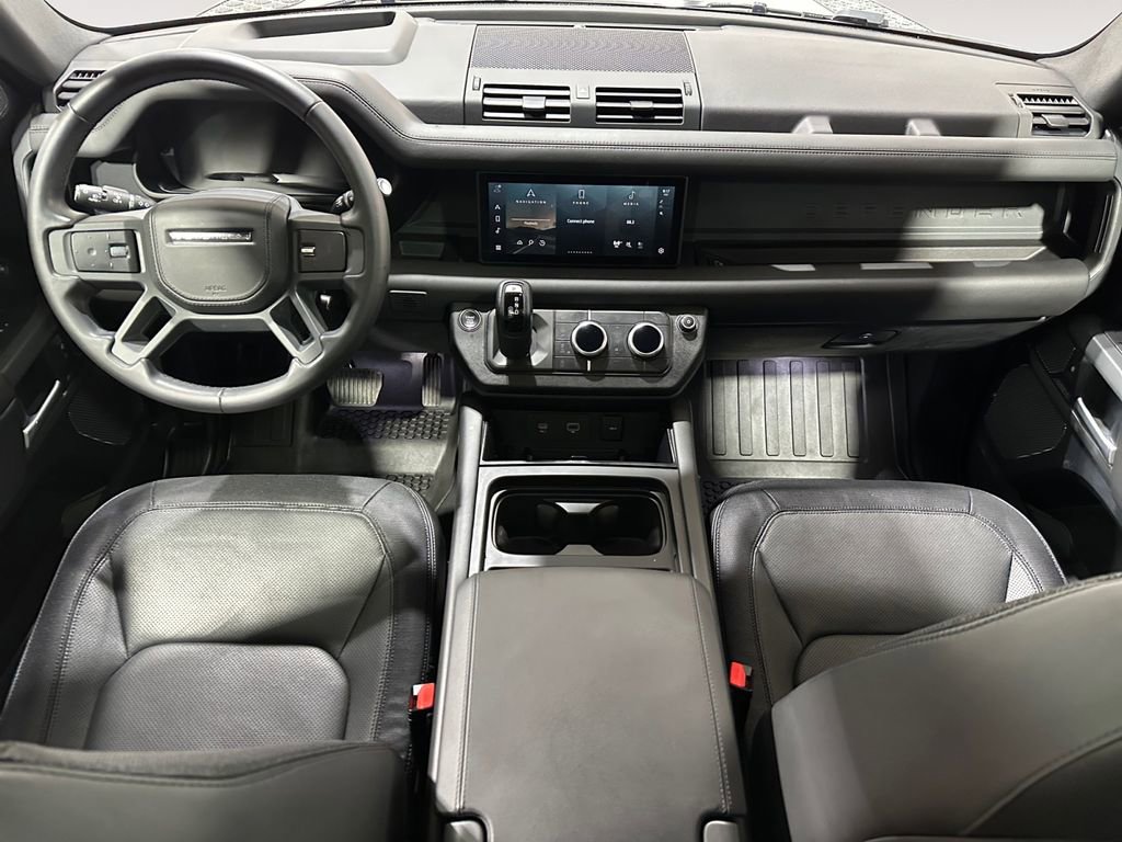 Used 2024 Land Rover Defender 110 X-Dynamic SE image 10