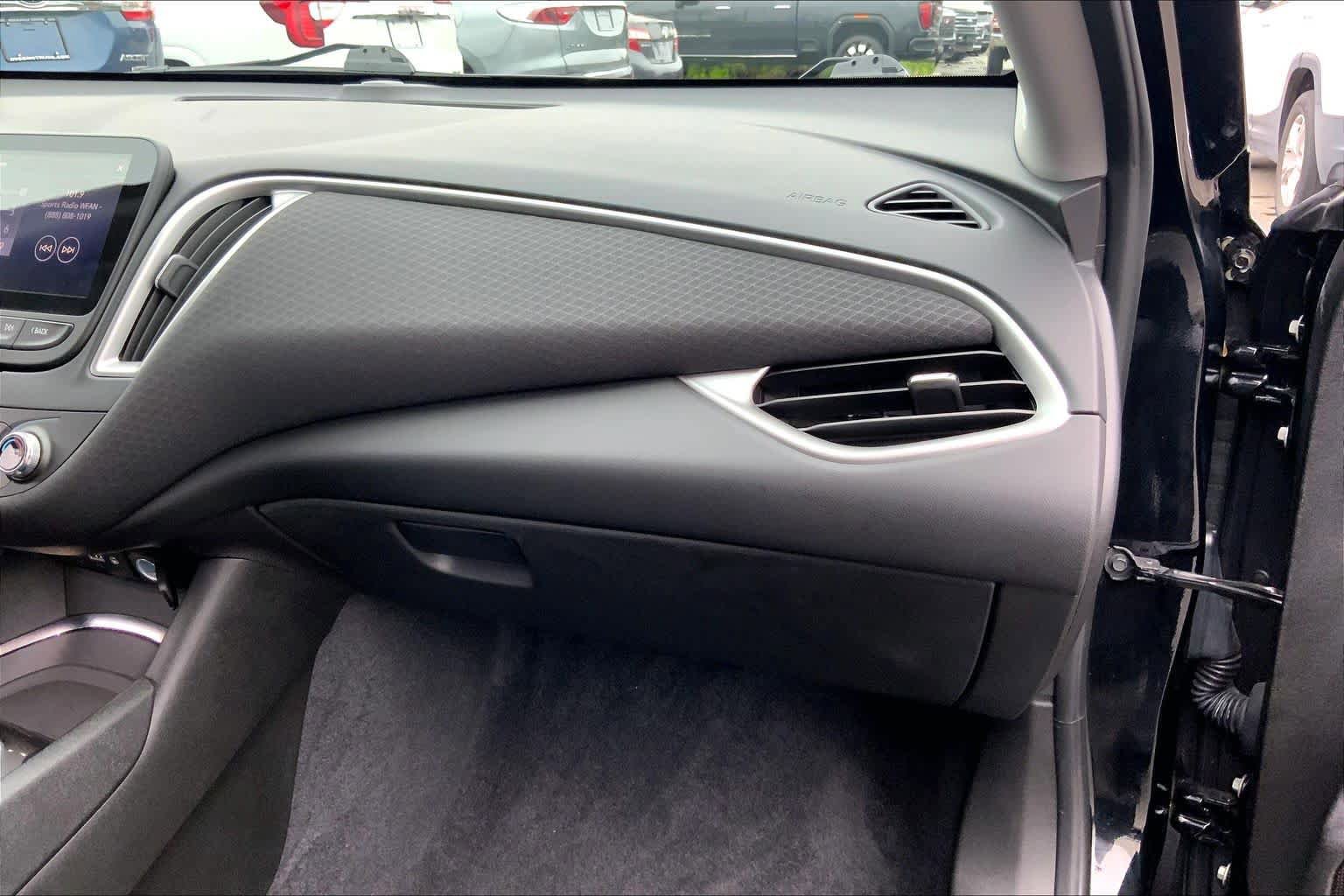 Used 2022 Chevrolet Malibu LT FWD image 18