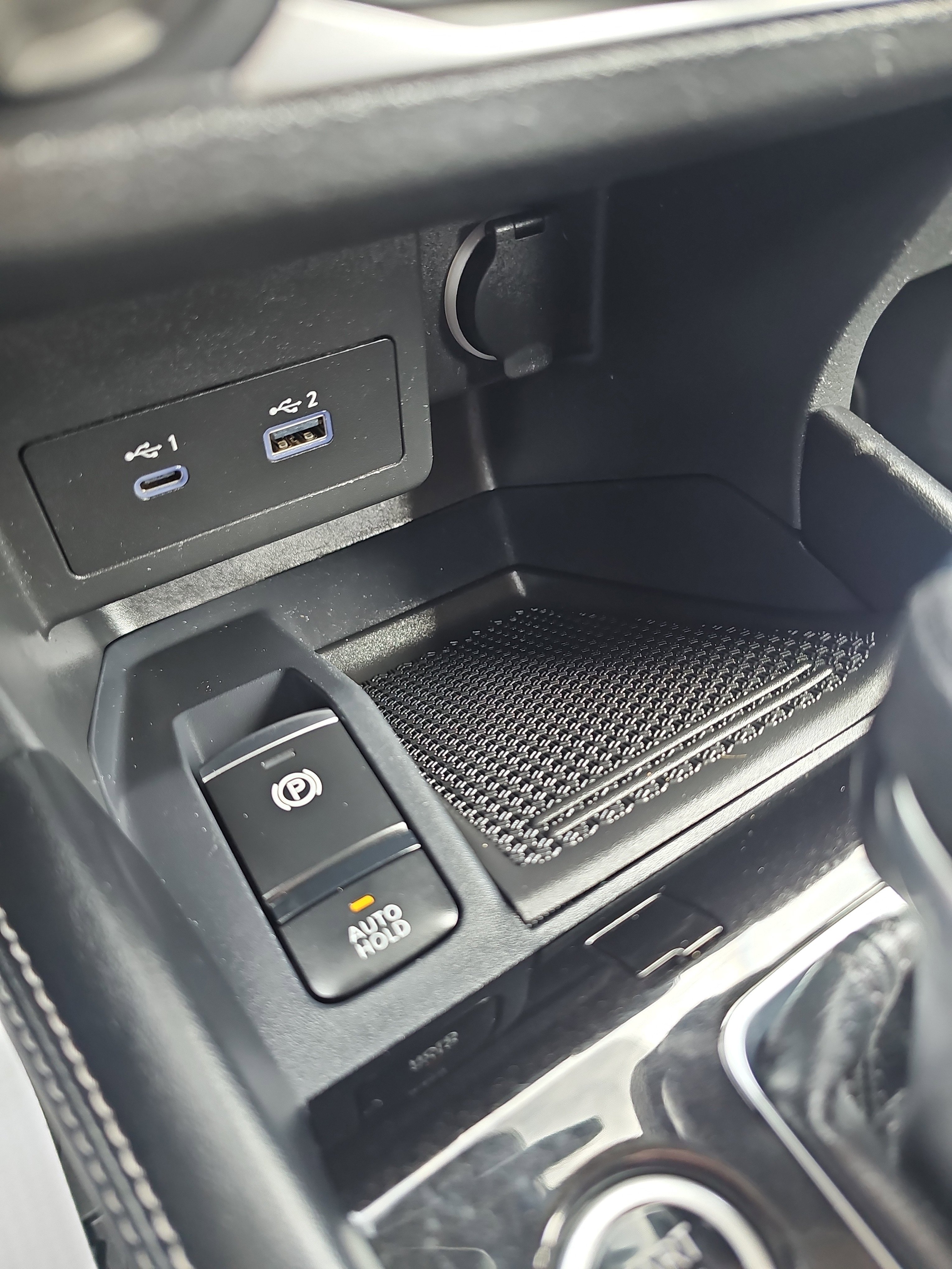 Used 2024 Nissan Kicks SV w/ Exterior Package image 29