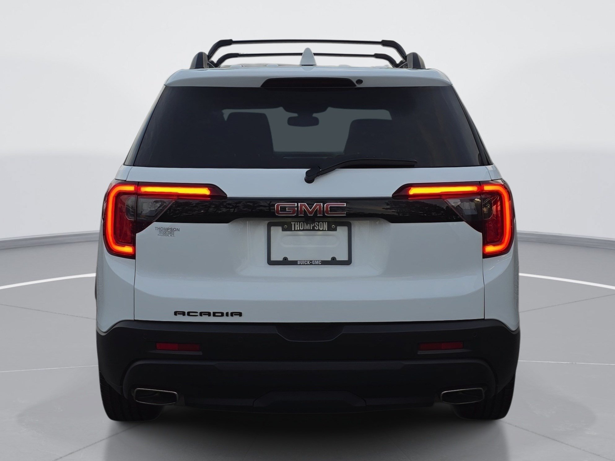 Used 2022 GMC Acadia SLT w/ Elevation Edition FWD image 4
