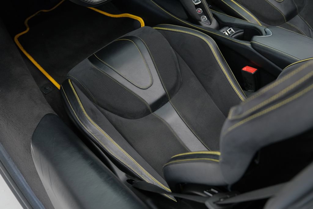 Used 2020 McLaren 720S Spider RWD image 27