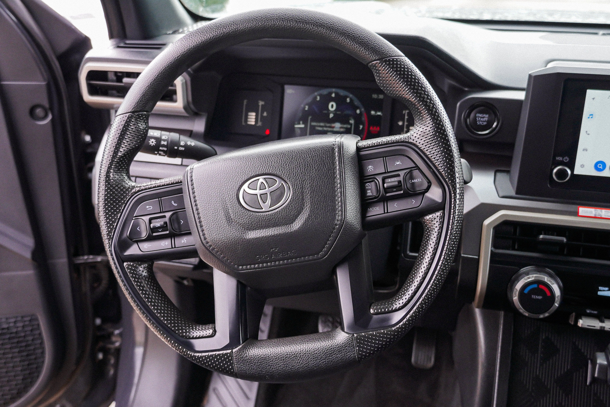 Certified 2025 Toyota Tacoma SR5 AWD/4WD image 31