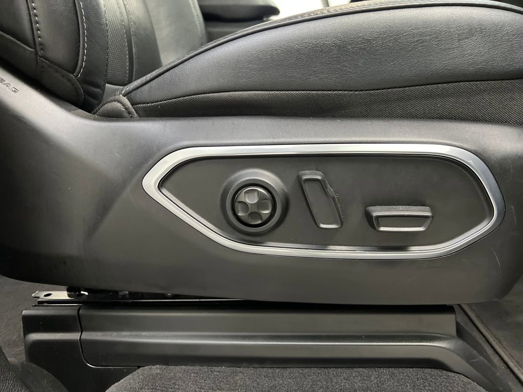 Used 2024 Jeep Wagoneer L Series II image 25