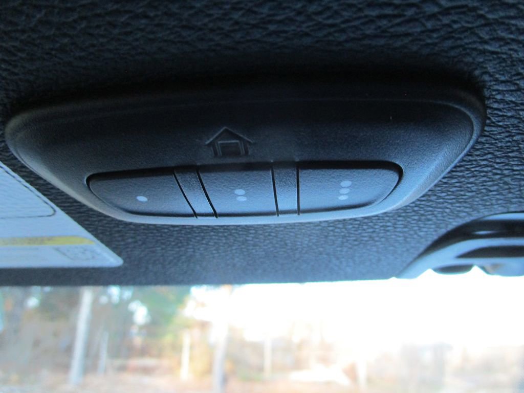 Used 2024 Jeep Gladiator Willys image 45