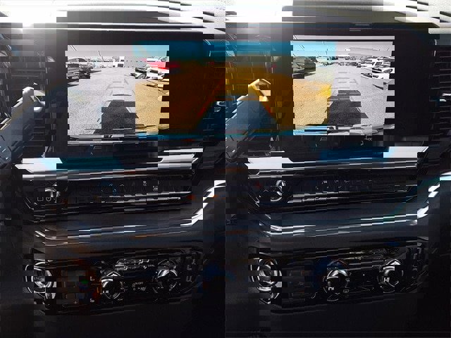 Used 2025 GMC Sierra 1500 SLT image 6