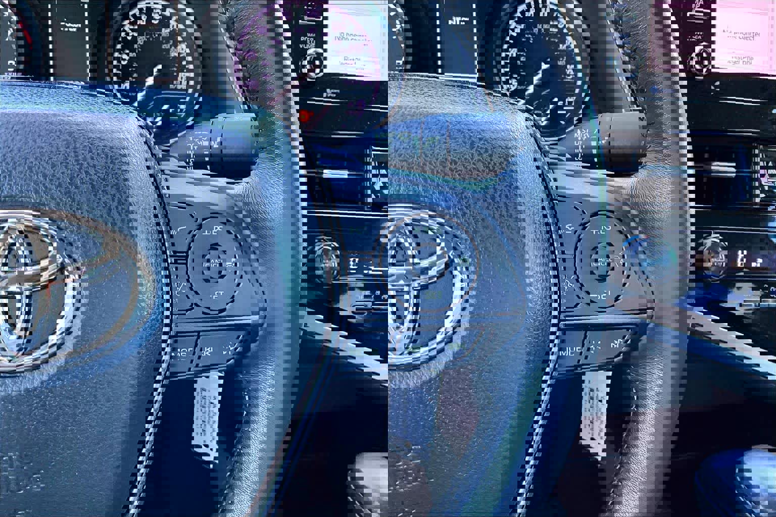 Certified 2022 Toyota Camry SE image 24