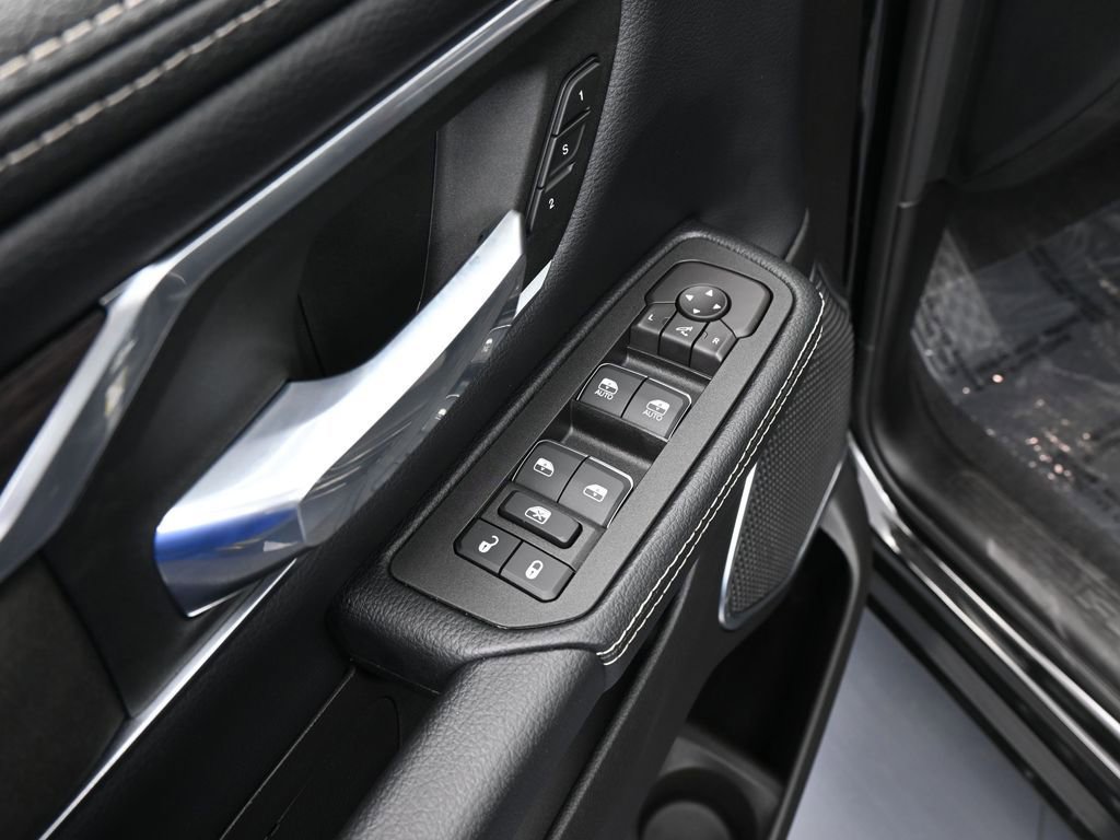 Used 2026 RAM 1500 Laramie w/ Night Edition image 13