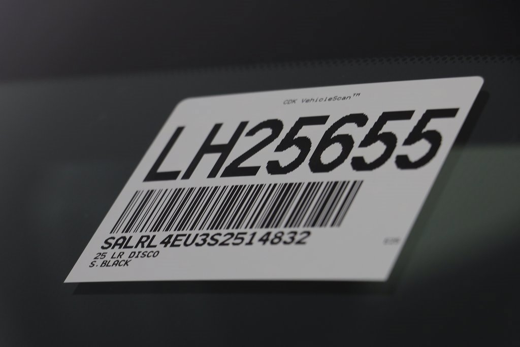 New 2025 Land Rover Discovery Dynamic SE image 24