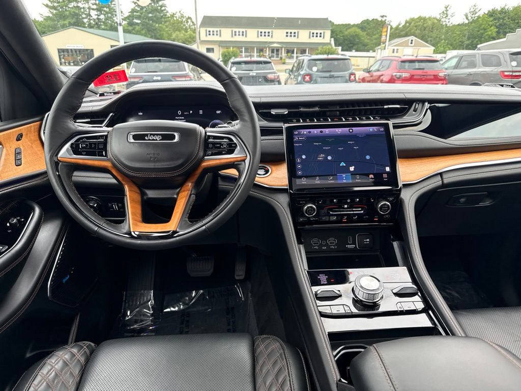 Certified 2024 Jeep Grand Cherokee Summit AWD/4WD image 23
