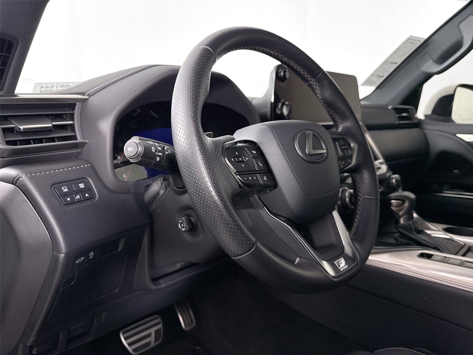 Used 2024 Lexus LX 600 F Sport image 4