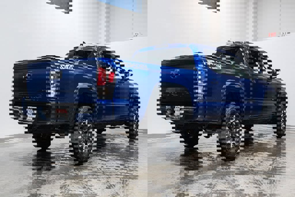 Certified 2023 Toyota Tacoma TRD Off-Road image 9