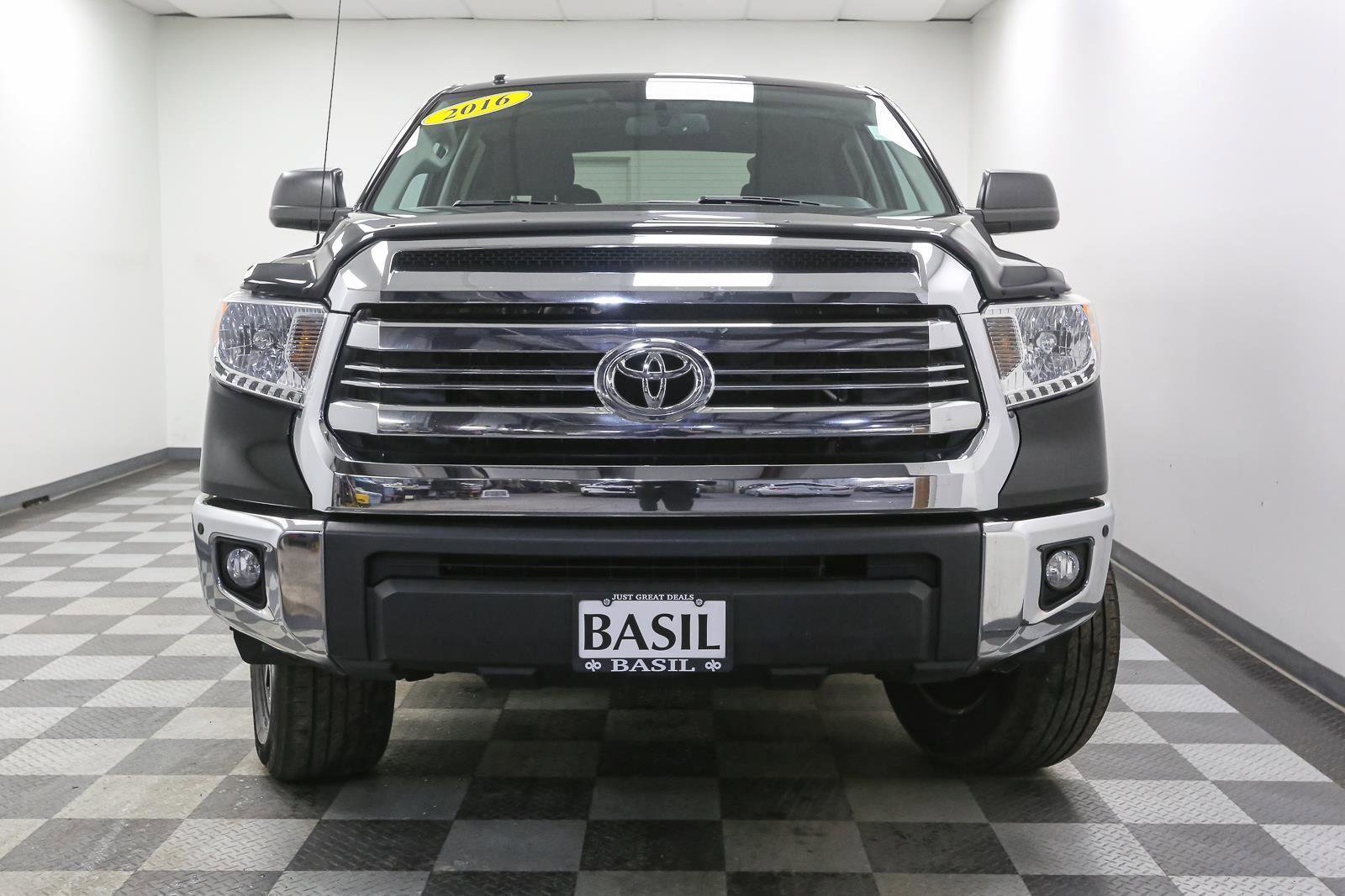 Used 2016 Toyota Tundra SR5 image 3