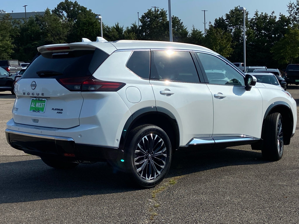 New 2026 Nissan Rogue Platinum w/ Tech Package AWD/4WD image 3