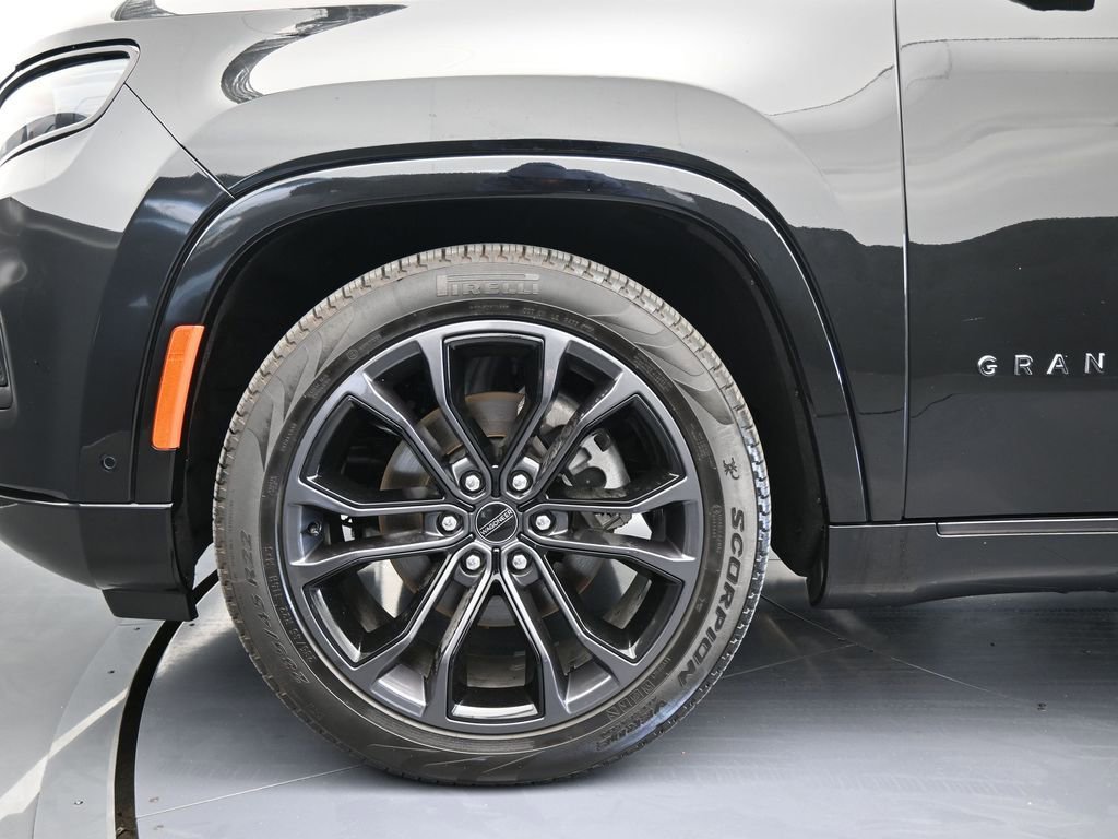 Used 2024 Jeep Grand Wagoneer Series III w/ Quick Order Packagew 28T image 10