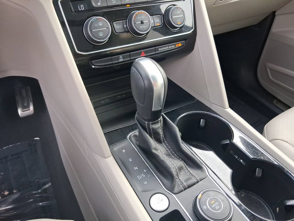 Certified 2022 Volkswagen Atlas SEL R-Line AWD/4WD image 23