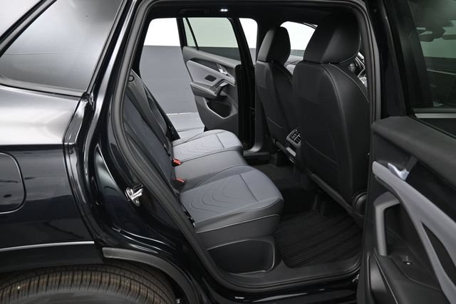 New 2026 Volkswagen Tiguan SE R-Line FWD image 13