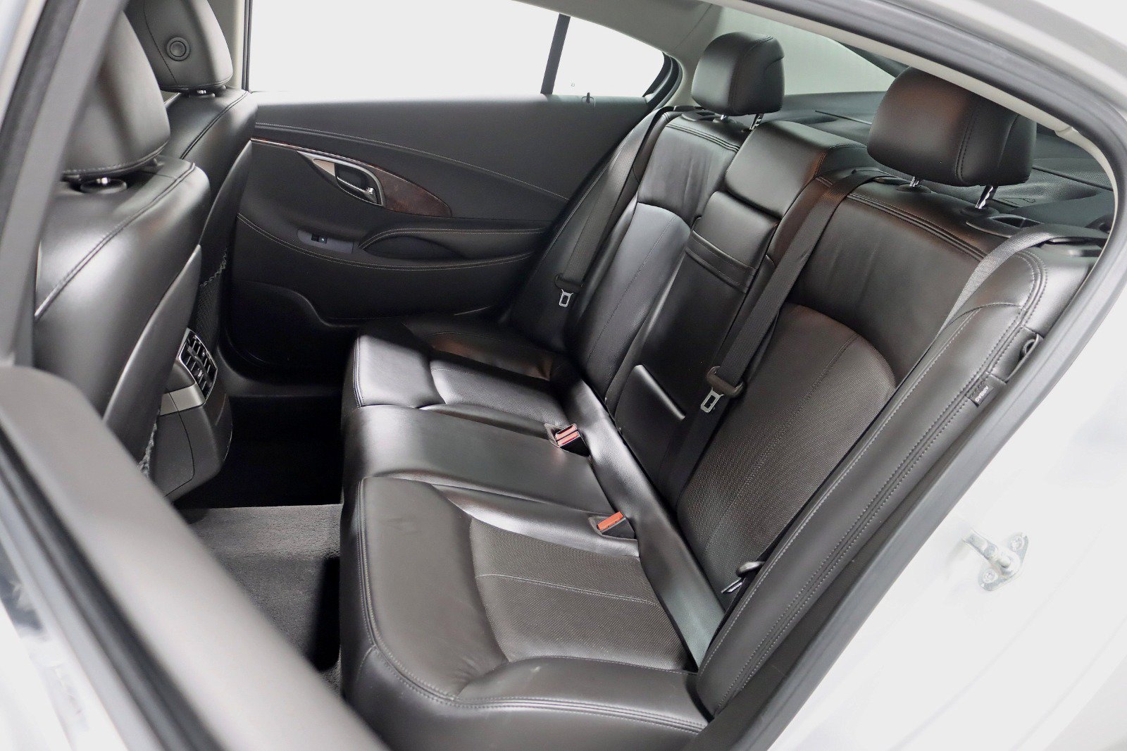 Used 2012 Buick LaCrosse Touring FWD image 26