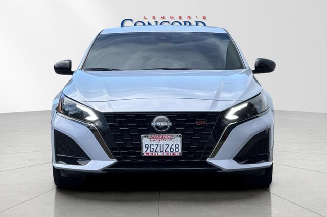 Used 2023 Nissan Altima 2.5 SR w/ SR Premium Package FWD image 9