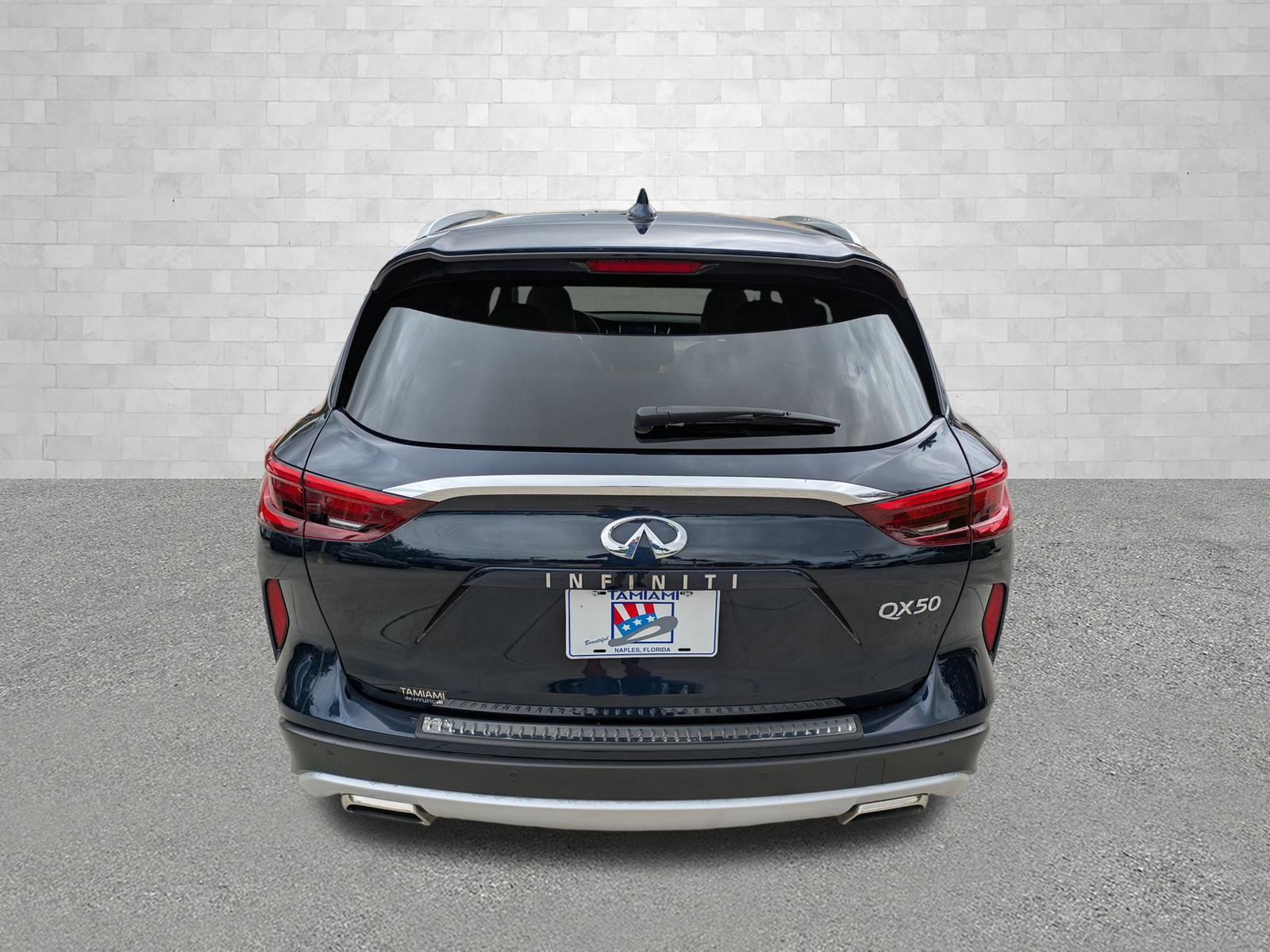 Used 2019 INFINITI QX50 Essential w/ Premium Heat Package image 3