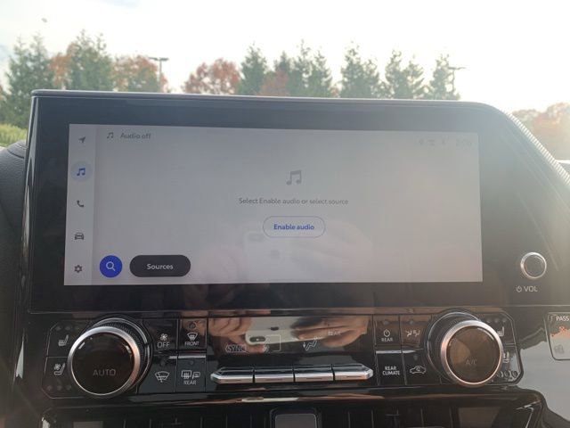 Used 2024 Toyota Highlander Platinum image 29