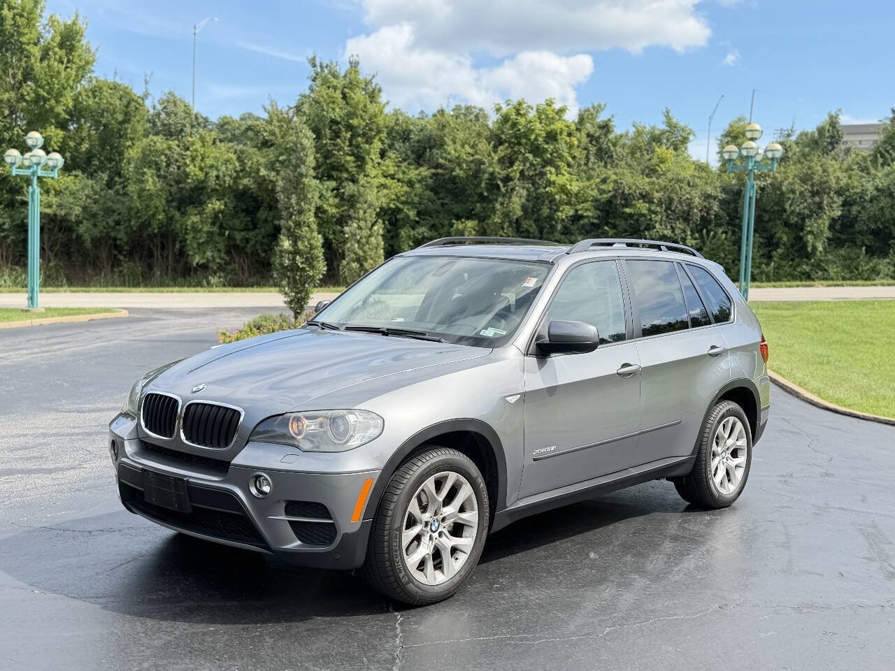 Used 2011 BMW X5 xDrive35i AWD/4WD image 2