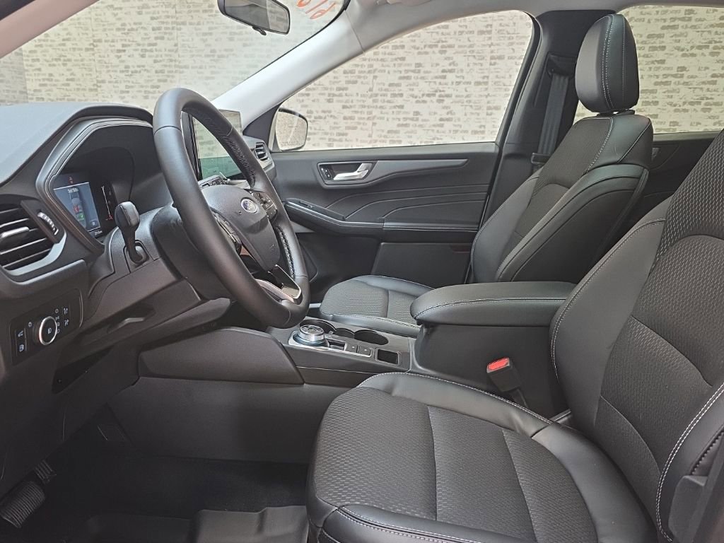 New 2026 Ford Escape SE w/ Class II Trailer Tow Package image 26