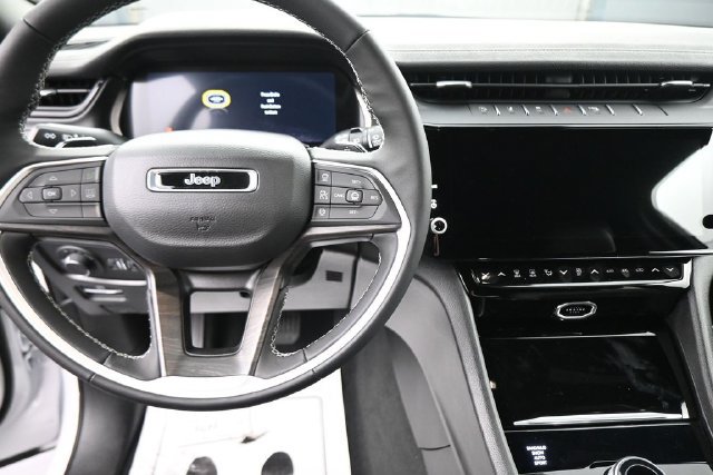 New 2026 Jeep Grand Cherokee Altitude AWD/4WD image 28